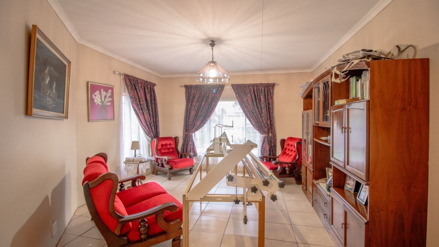 4 Bedroom Property for Sale in Olifantsnek North West